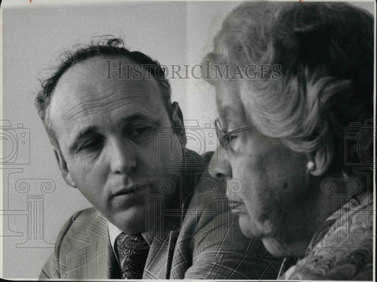 1977 Press Photo James H. Callahan, Department of Elder Affairs, Massachusetts - Historic Images