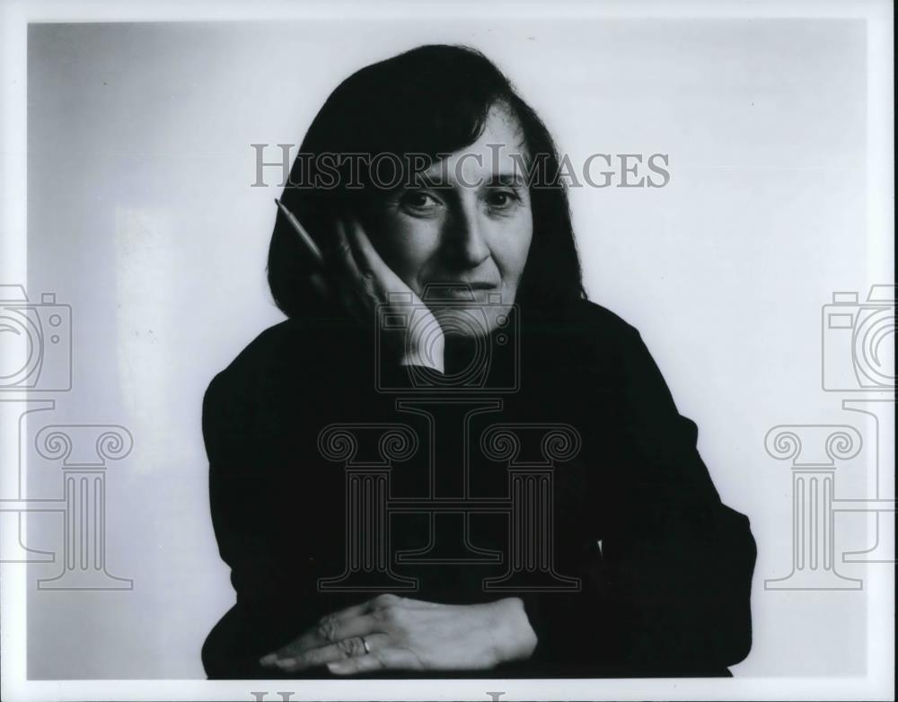 1995 Press Photo Nancy Bogen - cva20899 - Historic Images