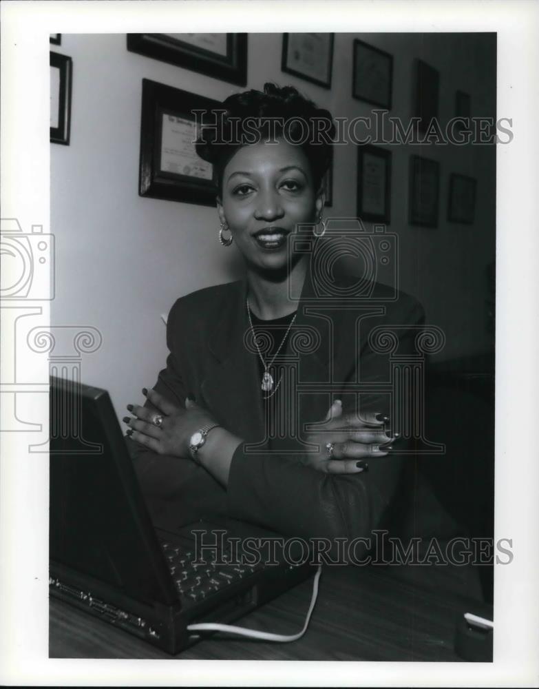 2000 Press Photo Bessie House, Minority Business Program Kent State University - Historic Images