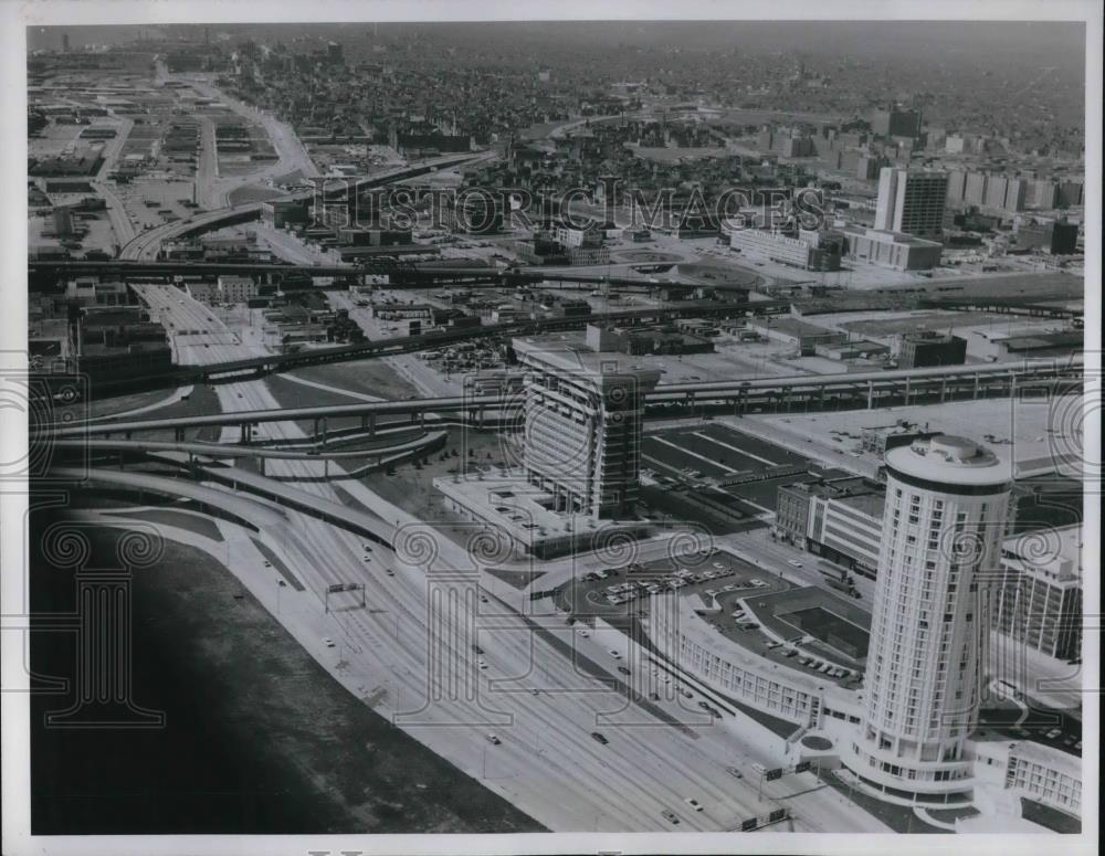 Press Photo Thruways skirting downtown, St. Louis, Missouri seen from Arch - Historic Images