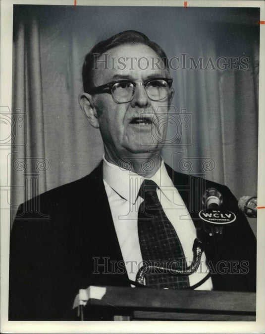1976 Press Photo Paul R Porter, Author of The Recovery of American Cities - Historic Images