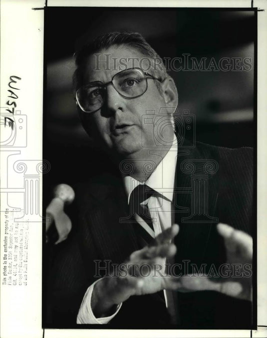 1988 Press Photo J Winston Porter asst administrator for solid waste & emergency - Historic Images