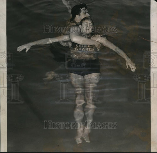 1939 Press Photo Rescue Begins - nee09112 - Historic Images
