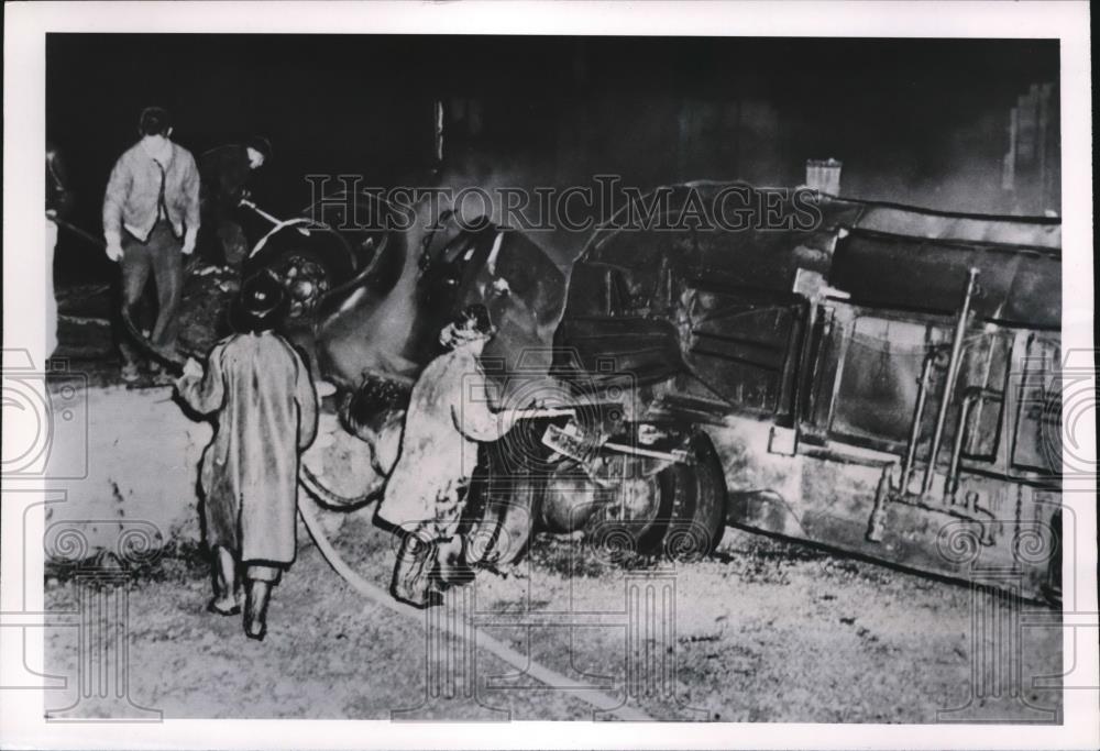 1950 Press Photo Adrian MI, Gasoline truck swerved into a home &amp; exploded - Historic Images