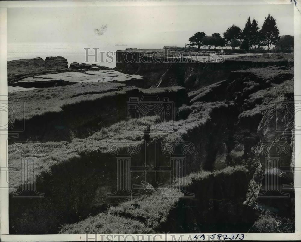 1941 Press Photo Earthquake Shoves Point Firmin Nearer Ocean Point - nef34029 - Historic Images