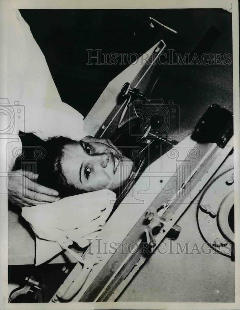 1937 Press Photo Two Infantile Paralysis Victims Calls For Additional Respirator - Historic Images