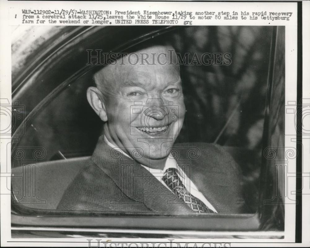 1957 Press Photo Eisenhower Recovers from Cerebral Attack, Departs White House - Historic Images