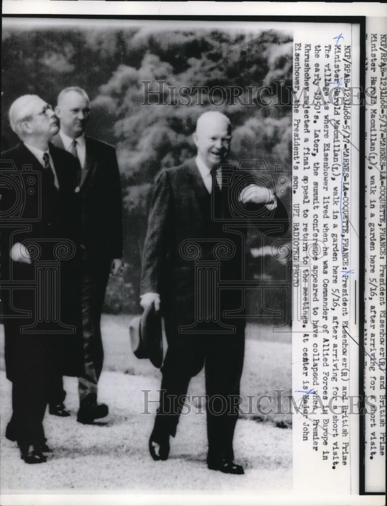 1960 Press Photo Dwight Eisenhower, Harold MacMillan Walk in Garden, France - Historic Images