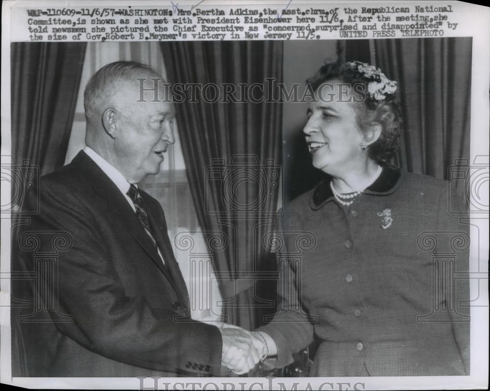 1957 Press Photo Dwight Eisenhower, Bertha Adkins Meeting in Washington D.C. - Historic Images