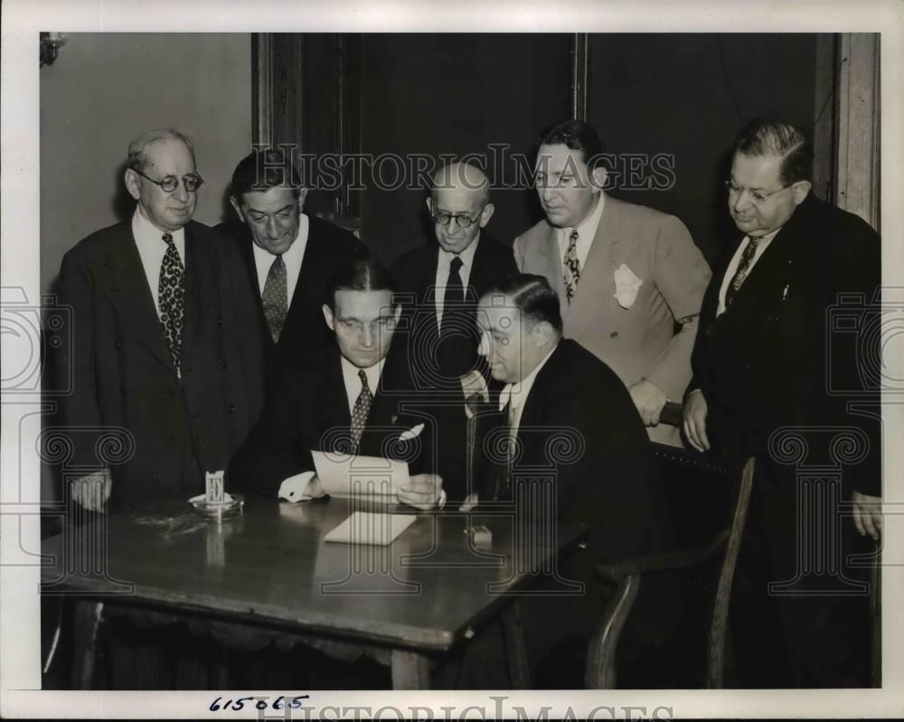 1941 Press Photo New York Republican Executive Committee Meet on Frank Hogan - Historic Images