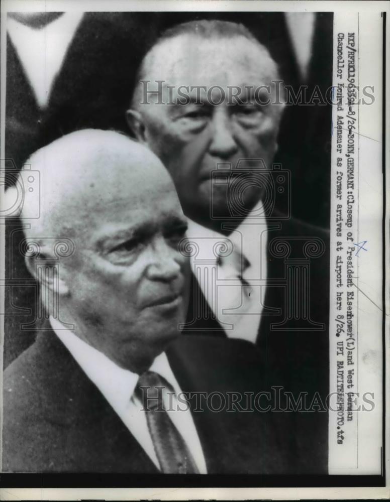 1959 Press Photo Dwight Eisenhower, Konrad Adenauer at Airport, Bonn, Germany - Historic Images