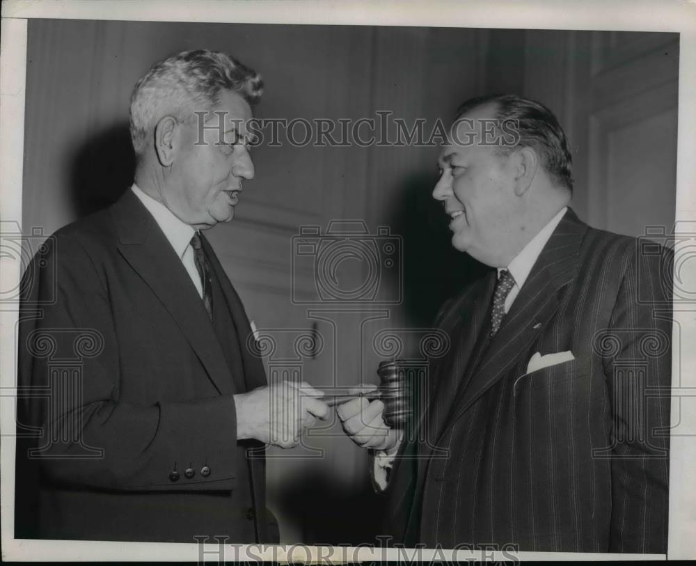 1952 Press Photo D.A. Nulcy, Laurence F. Lee of U.S. Chamber of Commerce - Historic Images