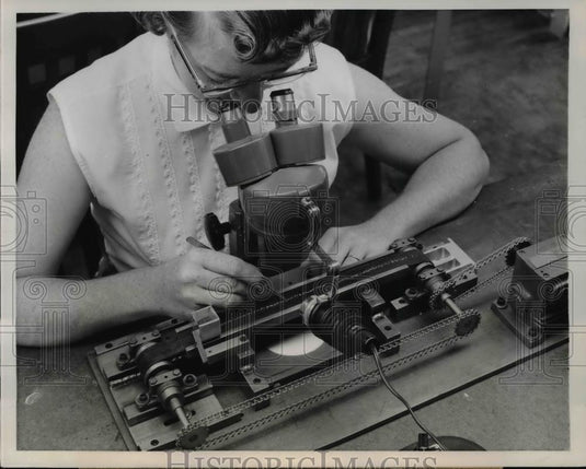 1957 Press Photo Diamond Phonograph Needle Point Examination Machine - nef40502 - Historic Images