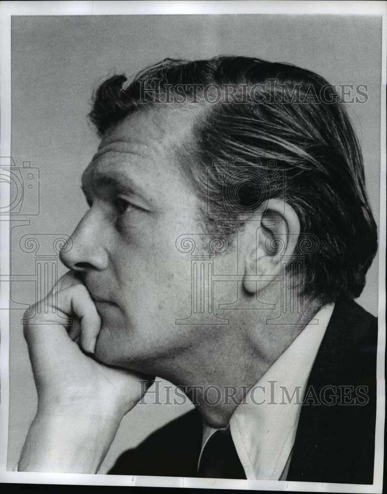 1969 Press Photo Mayor John Lindsay Takes Moment Out of Campaign to Contemplate - Historic Images