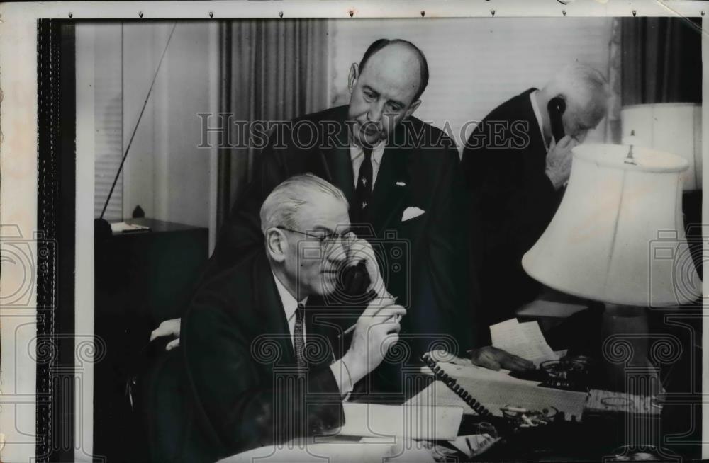 1956 Press Photo Adlai Stevenson Checks With Campaign Manager James Finnigan - Historic Images