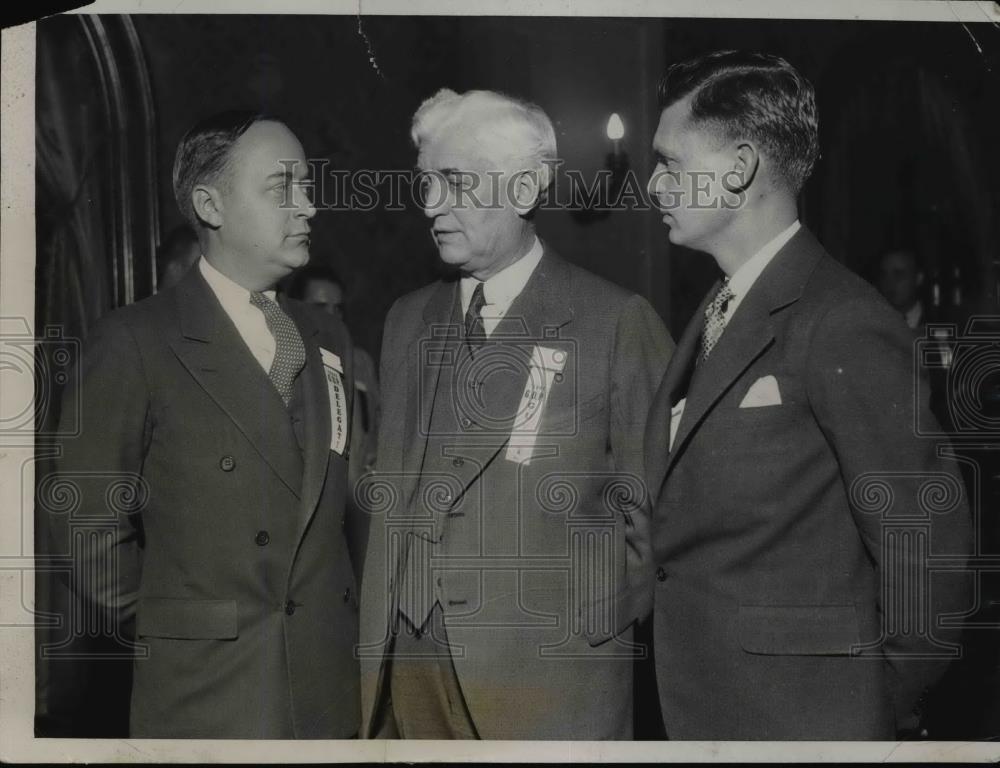 1935 Press Photo Guest speakers welcomed to Young Republicans Meeting - Historic Images