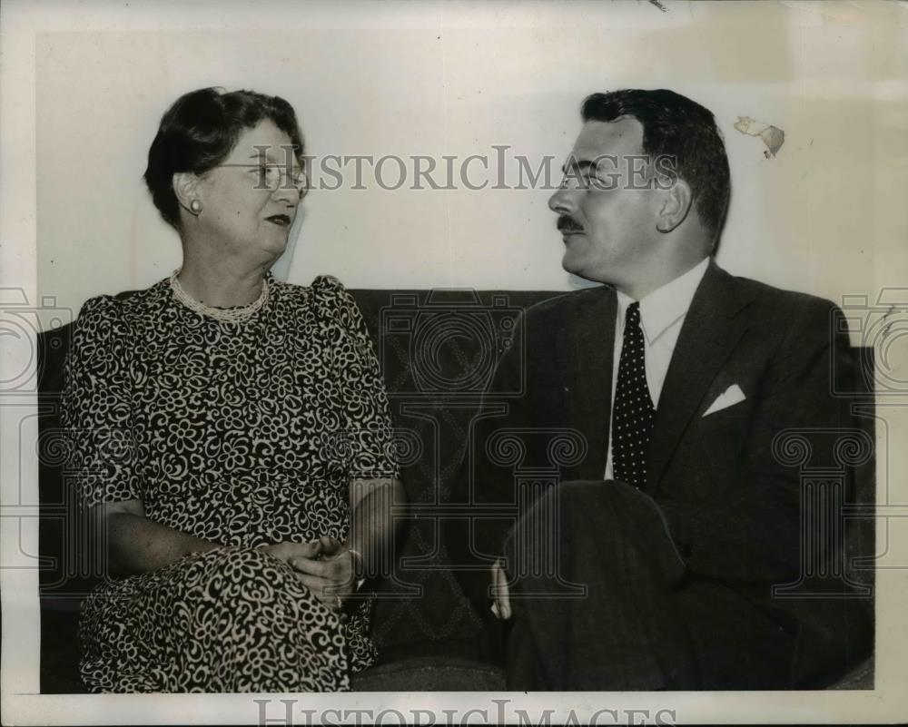1939 Press Photo Thomas Dewey Visits Mother at Hotel Stateler, Detroit - Historic Images