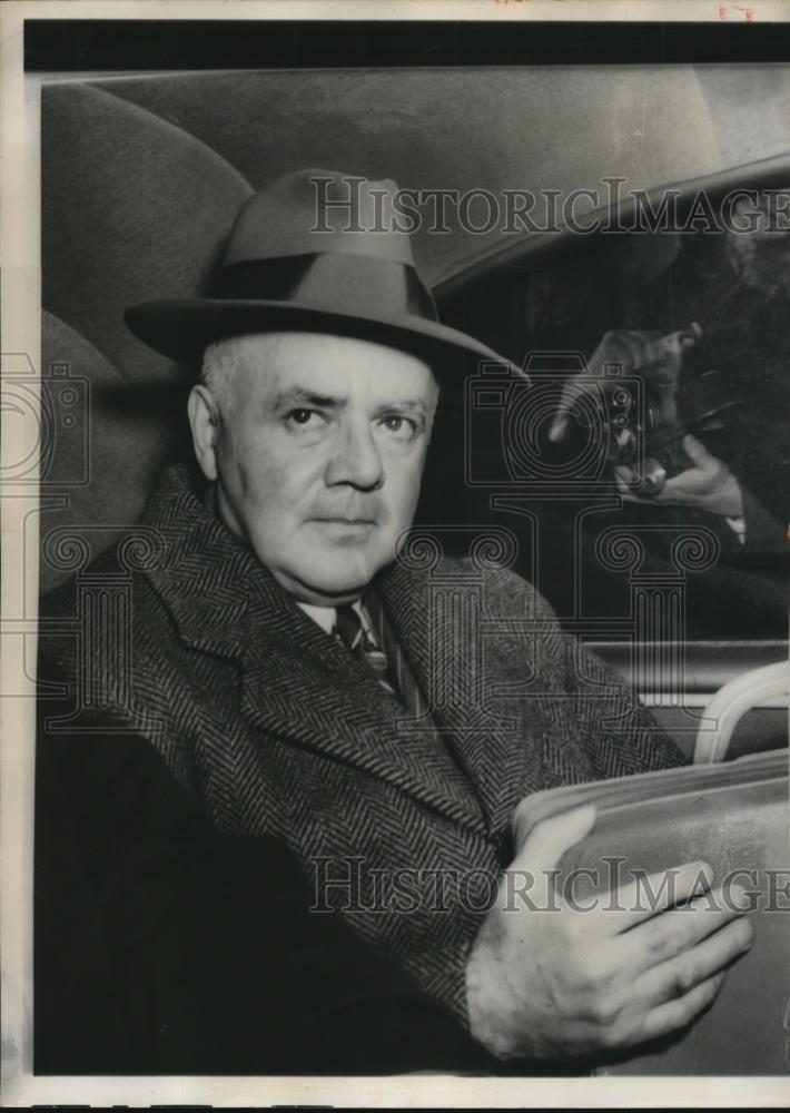 1949 Press Photo J Parnell Thomas Leaving Court Headed To Federal Prison Danbury - Historic Images