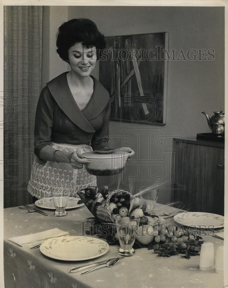 1962 Press Photo Dinner Party Table Setting - nef44494 - Historic Images