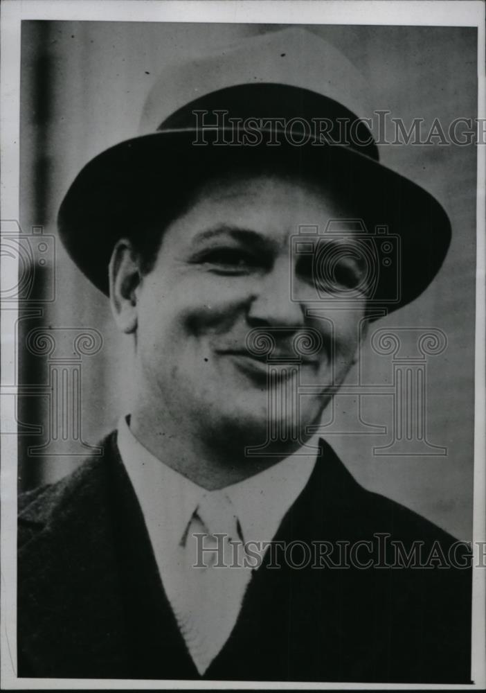 1935 Press Photo Prisoner Ray Becker Appears in Court Hearing of Hasbeas Corpus - Historic Images