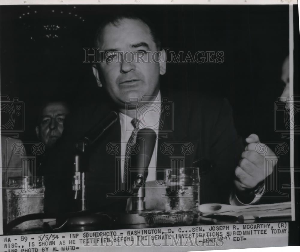 1954 Press Photo Sen McCarthy Shown as He Testified Before Senate Invest Subcomm - Historic Images