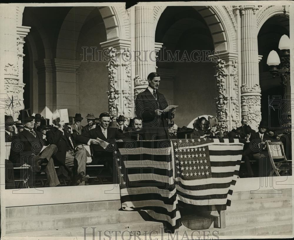 1926 Press Photo William A McAdoo Secretary of the Treasury Reading Messages - Historic Images