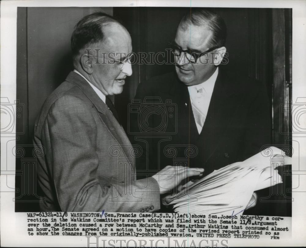 1954 Press Photo Senators Francis Case, Joseph McCarthy with Watkins Report - Historic Images