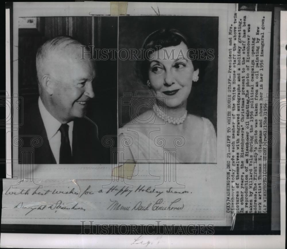 1956 Wire Photo Pres Eisenhower during campaign and painting of Mrs Eisenhower - Historic Images