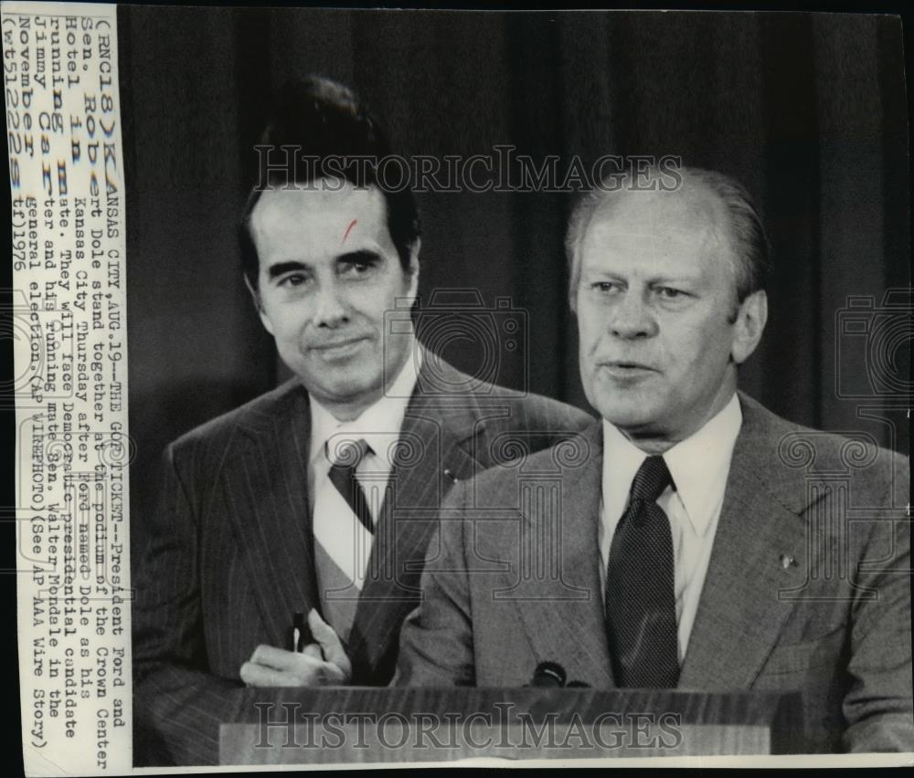 1976 Wire Photo President Ford &amp; Sen. Dole at Crown Center Hotel, Kansas City. - Historic Images