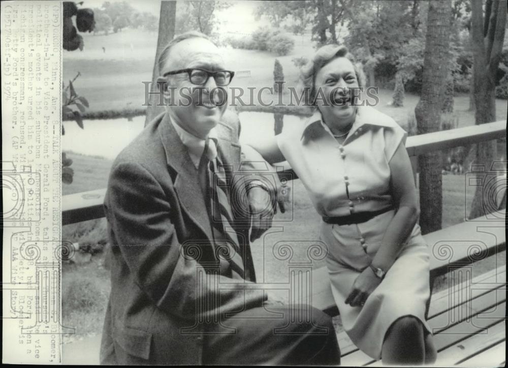 1974 Wire Photo William Bloomer and his wife, Betty, at their Minneapolis home - Historic Images