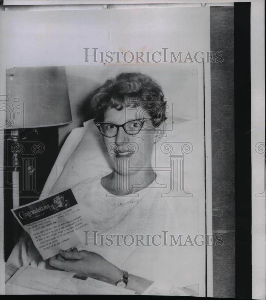 1963 Wire Photo Mrs. Andrew Fischer in resting in Aberdeen, S.D. hospital - Historic Images