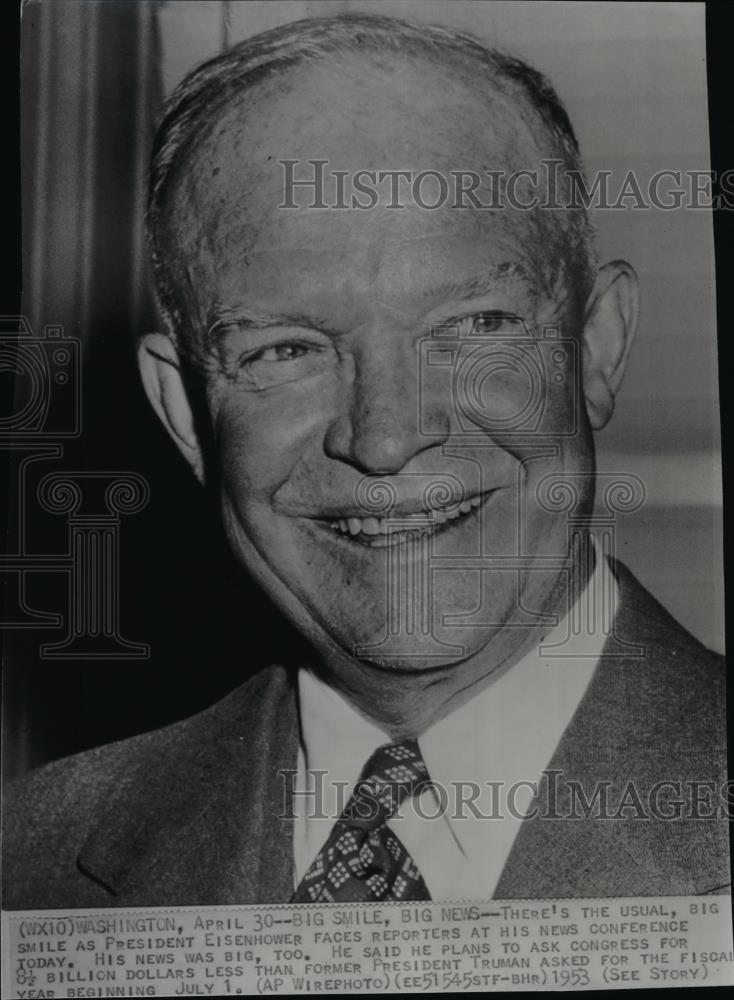 1953 Wire Photo President Eisenhower facing reporters at his news conference - Historic Images