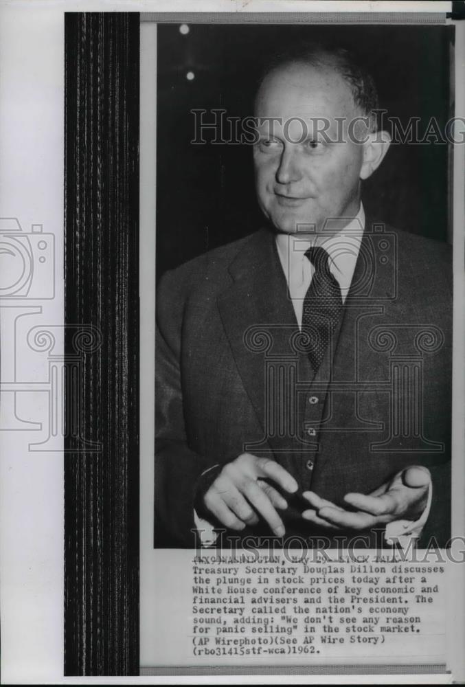 1962 Wire Photo Secretary of the Treasury Douglas Dillon talking to reporters - Historic Images