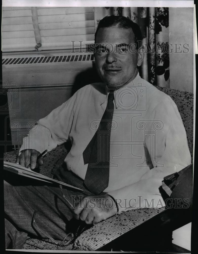 1954 Wire Photo Republican Gov. Thomas E. Dewey working on his speech - Historic Images