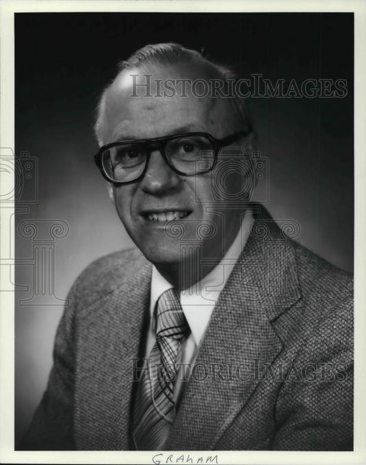 1982 Press Photo Robert W. Graham, staff scientist in Aero & fuel divisiobn-NASA - Historic Images