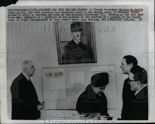 1967 Press Photo French Pres. Charles de Gaulle Looks On At Wife - nee71801 - Historic Images