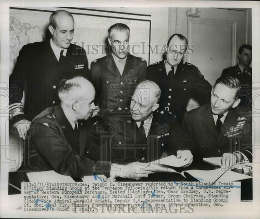 1951 Press Photo Dwight Eisenhower w NATO military Standing Group at Pentagon - Historic Images