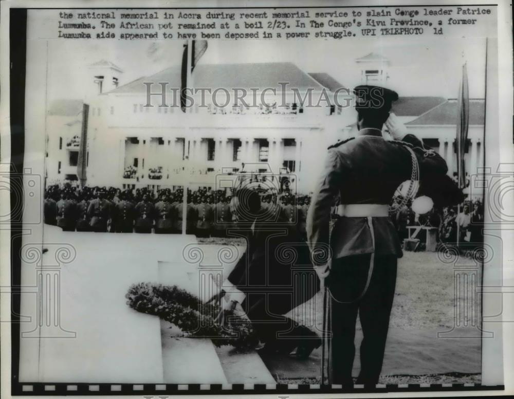 1961 Press Photo Kwame Nkrumah Lays Wreath at Accra Memorial Service, Ghana - Historic Images