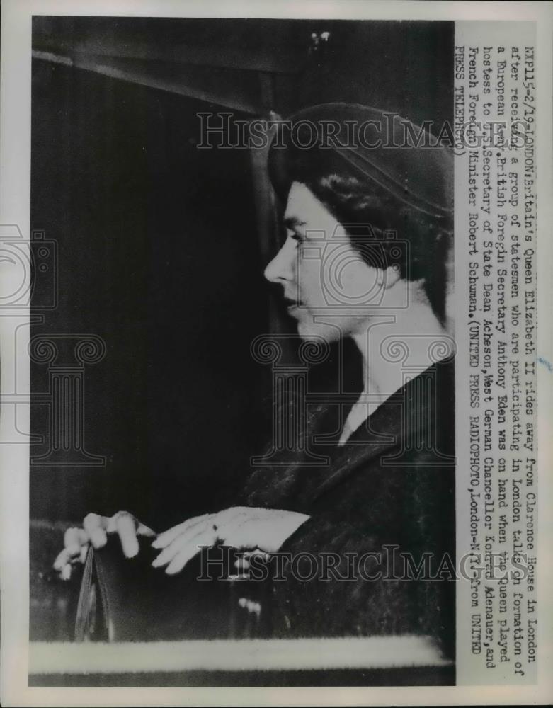 1952 Press Photo Queen Elizabeth of England Leaves Clarence House, London - Historic Images