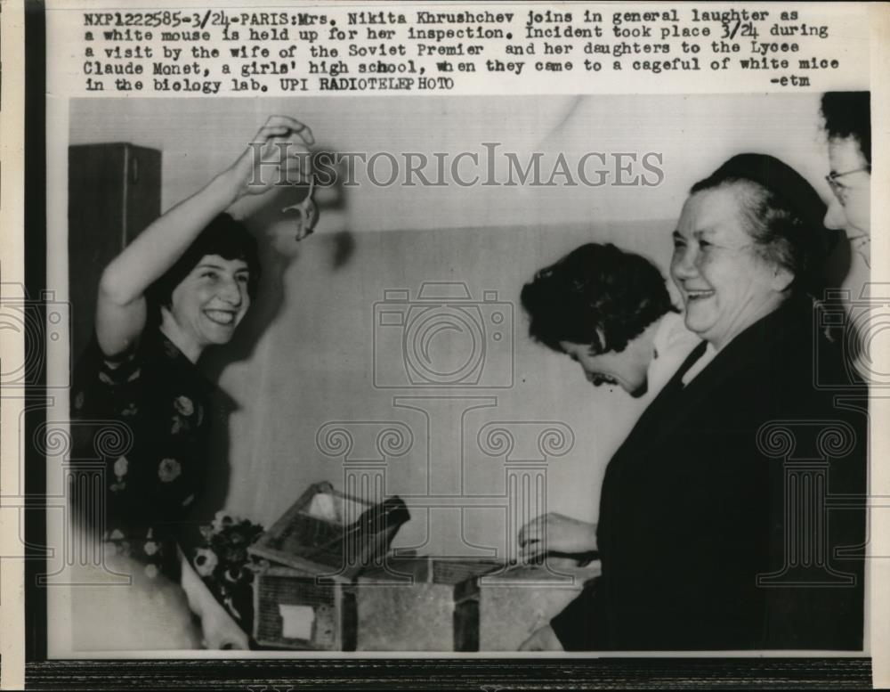 1960 Press Photo Nina Khrushchev Holding Mouse at Lycee Claude Monet Paris - Historic Images