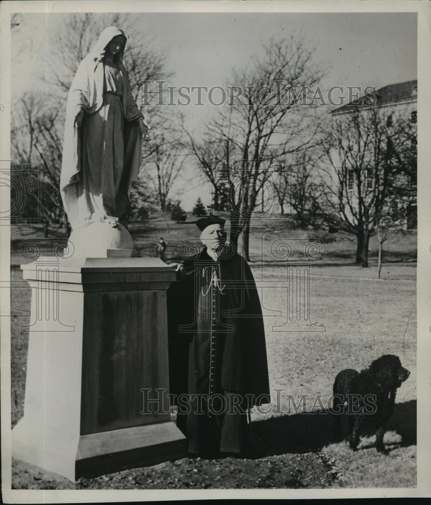 Press Photo Cardinal O&#39;Connell Poses Beside His Favorite Statue Our Lady Grace - Historic Images