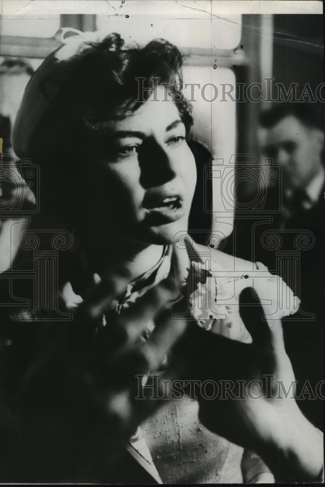 1958 Press Photo Princess Soraya Prepared to Embark on Liner Queen Elizabeth - Historic Images