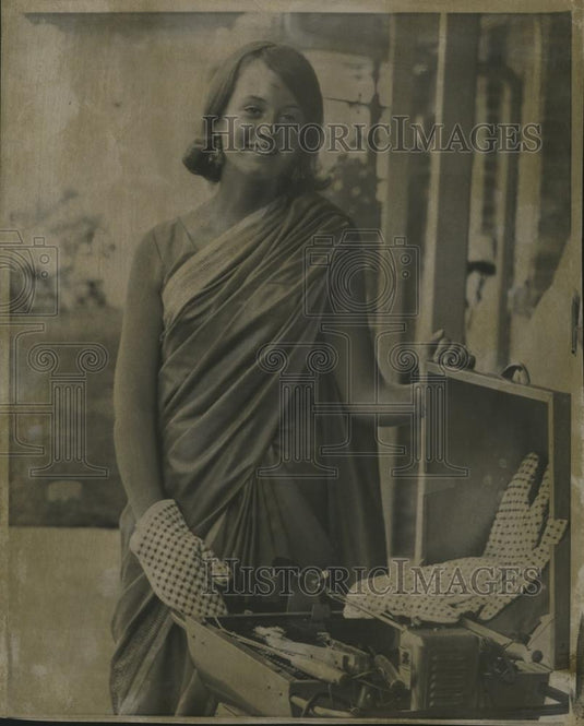 1966 Press Photo Sally Budd to Marry Indian Prince Shiv Holkar - nef57279 - Historic Images