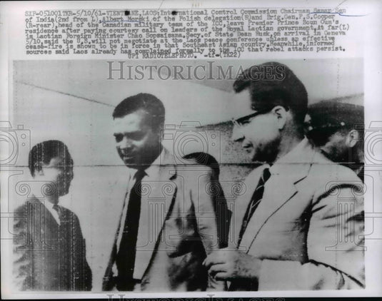 1961 Press Photo Samar Sen of India, Albert Morski of Poland, & Canada's PS Coop - Historic Images