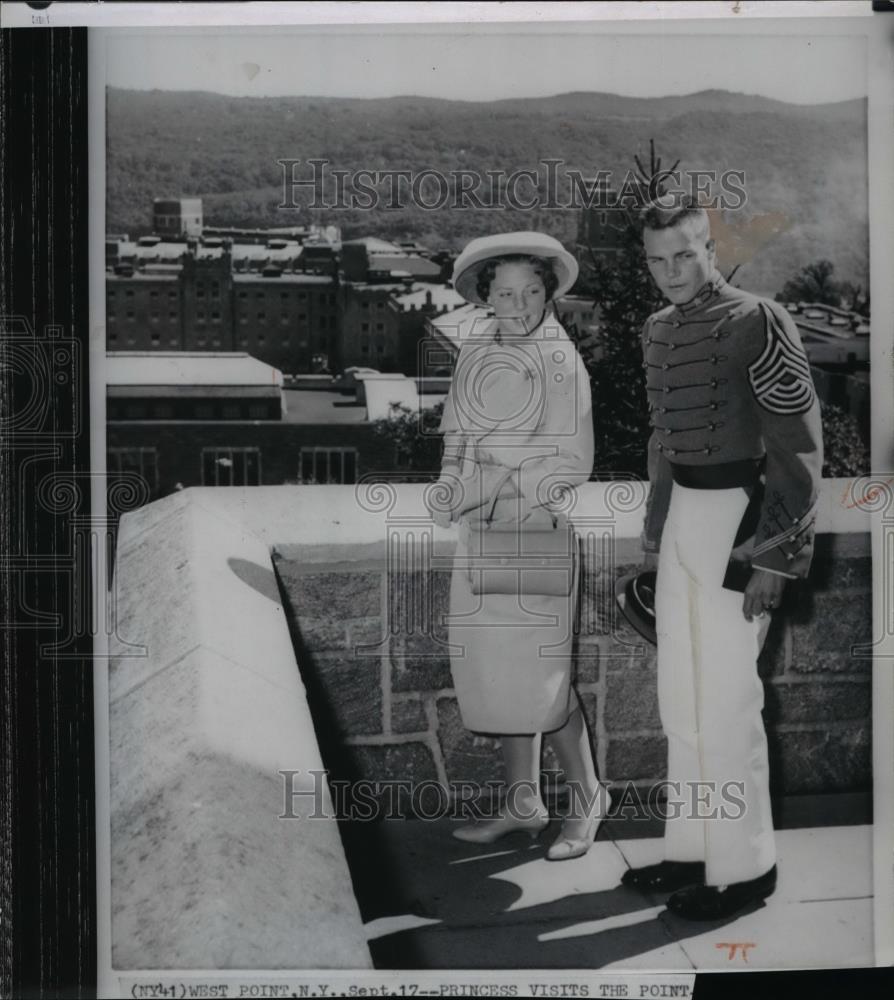 1959 Wire Photo Princess Beatrix of The Netherlands and cadet Robert Montgomery - Historic Images