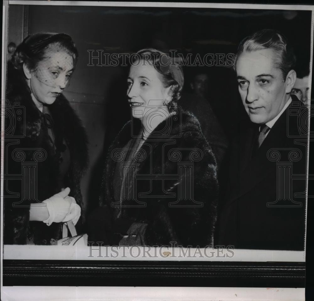 1956 Wire Photo President Truman and wife announce marriage of their daughter - Historic Images