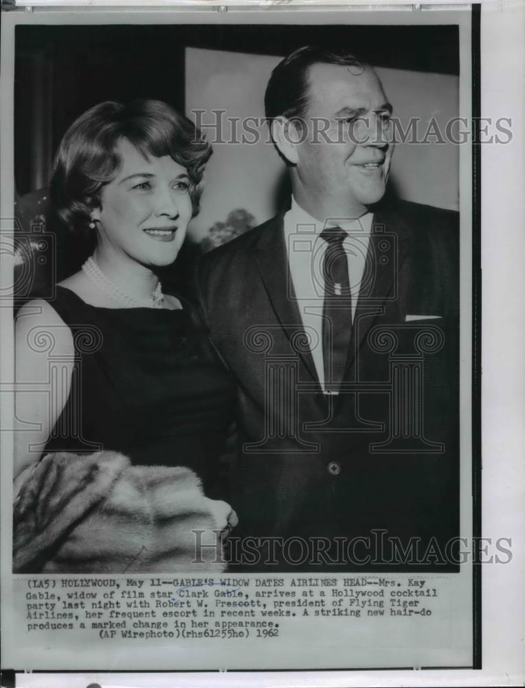 1962 Wire Photo Mrs. Kay Gable with R. Prescott in a Hollywood cocktail party - Historic Images