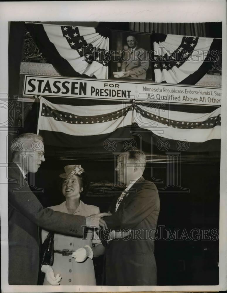 1944 Press Photo GOP candidate Gen JW Webber, Mrs P Heffelfinger, W Burger - Historic Images