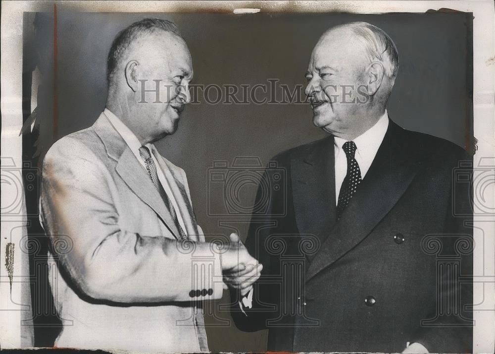 1953 Press Photo Former Pres Hoover Bids Farewell to Pres Eisenhower - nef63453 - Historic Images