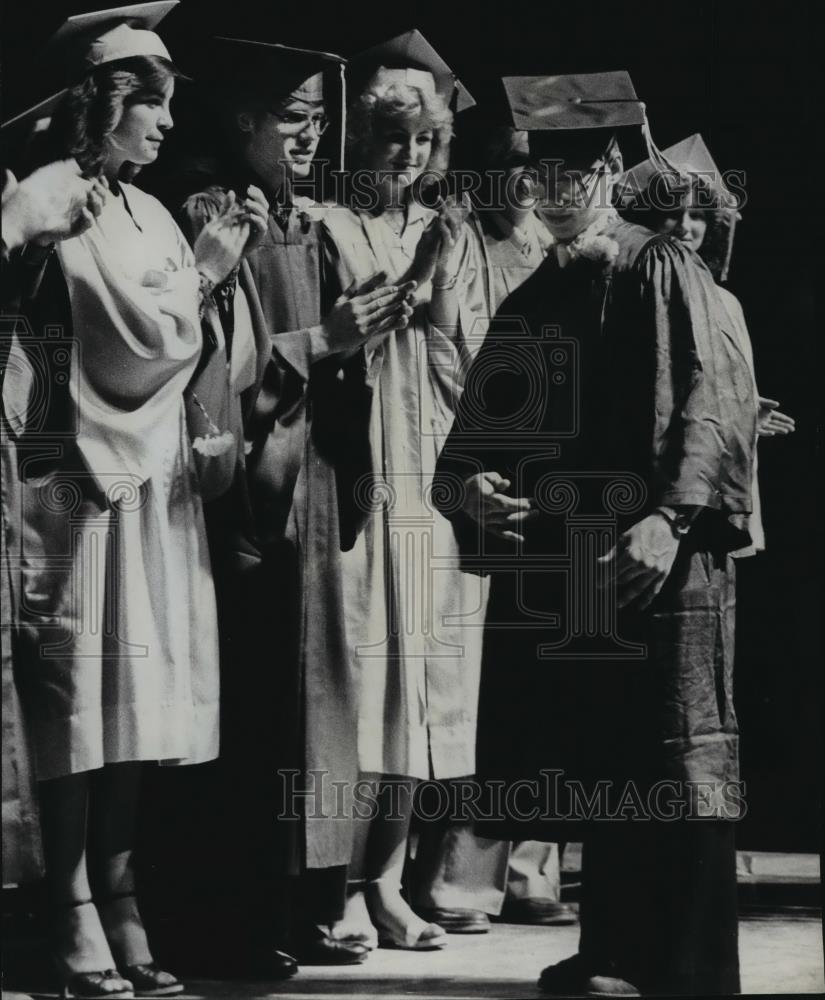 1980 Press Photo Cerebral Palsy patient, James Crisler, walks on graduation day - Historic Images